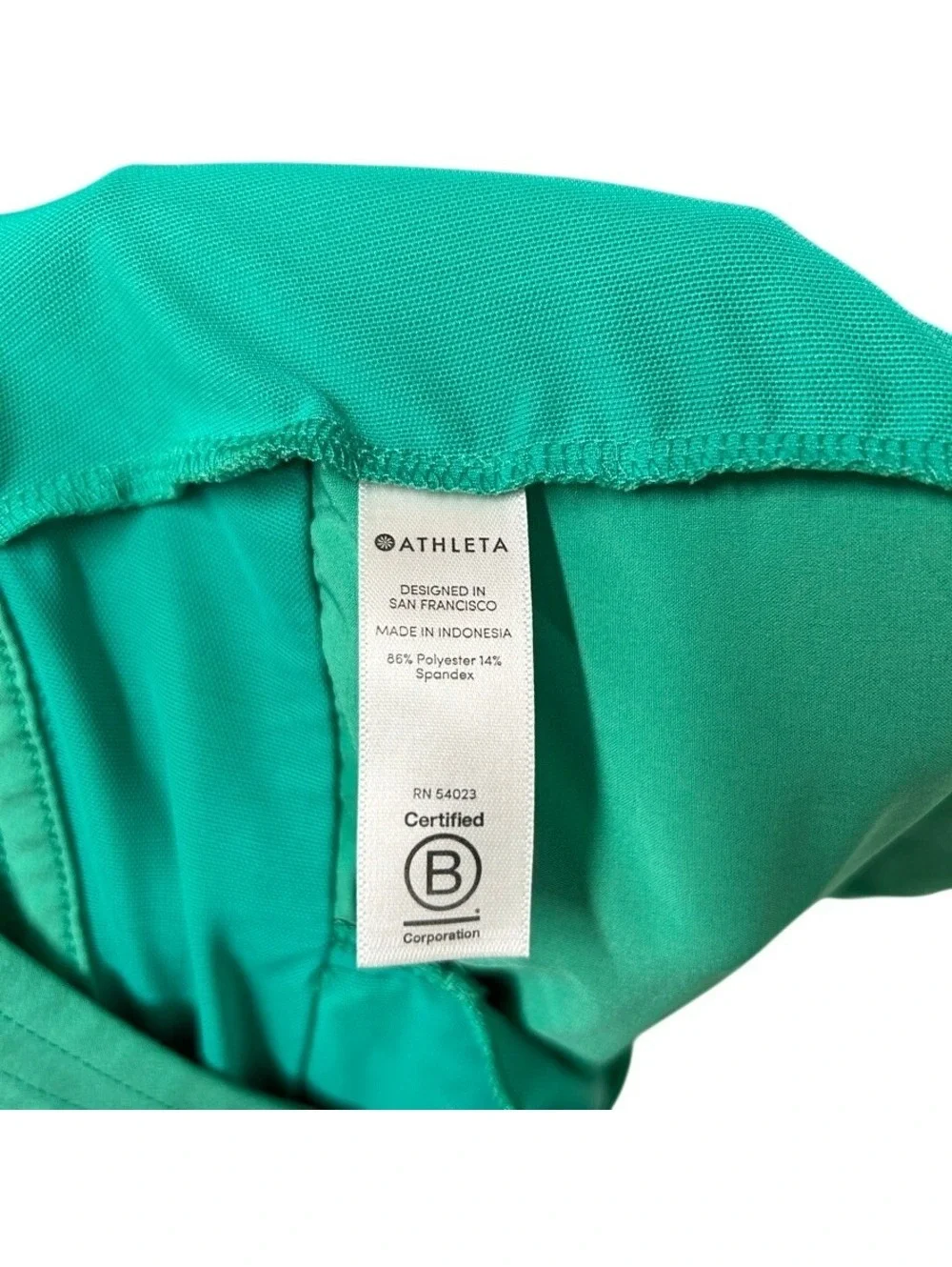Athleta Women's Emerald Green Hiking Travel Active Trekkie North Shorts Size 6